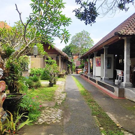 Oka Kartini Ubud エクステリア 写真